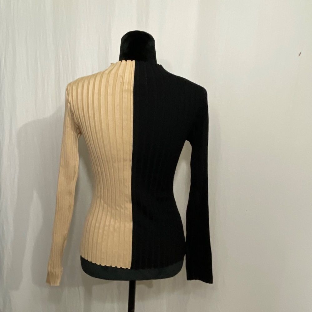 Two Toned Ribbed Shirt - Picture 2 of 4